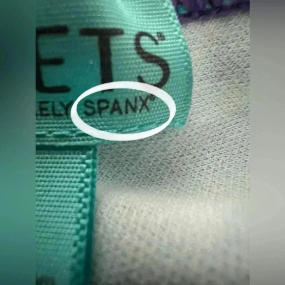 Love Your Assets by Sara Blakely, Spanx | 1 piece Fiesta Tile Swimsuit. Size: M - Picture 10 of 16